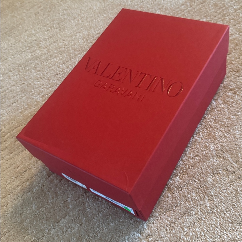 Valentino Black and Cream Rockstud Heels - Picture 10 of 10